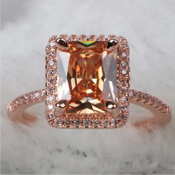 New 18K rose gold diamond engagement ring - Picture 3 of 5
